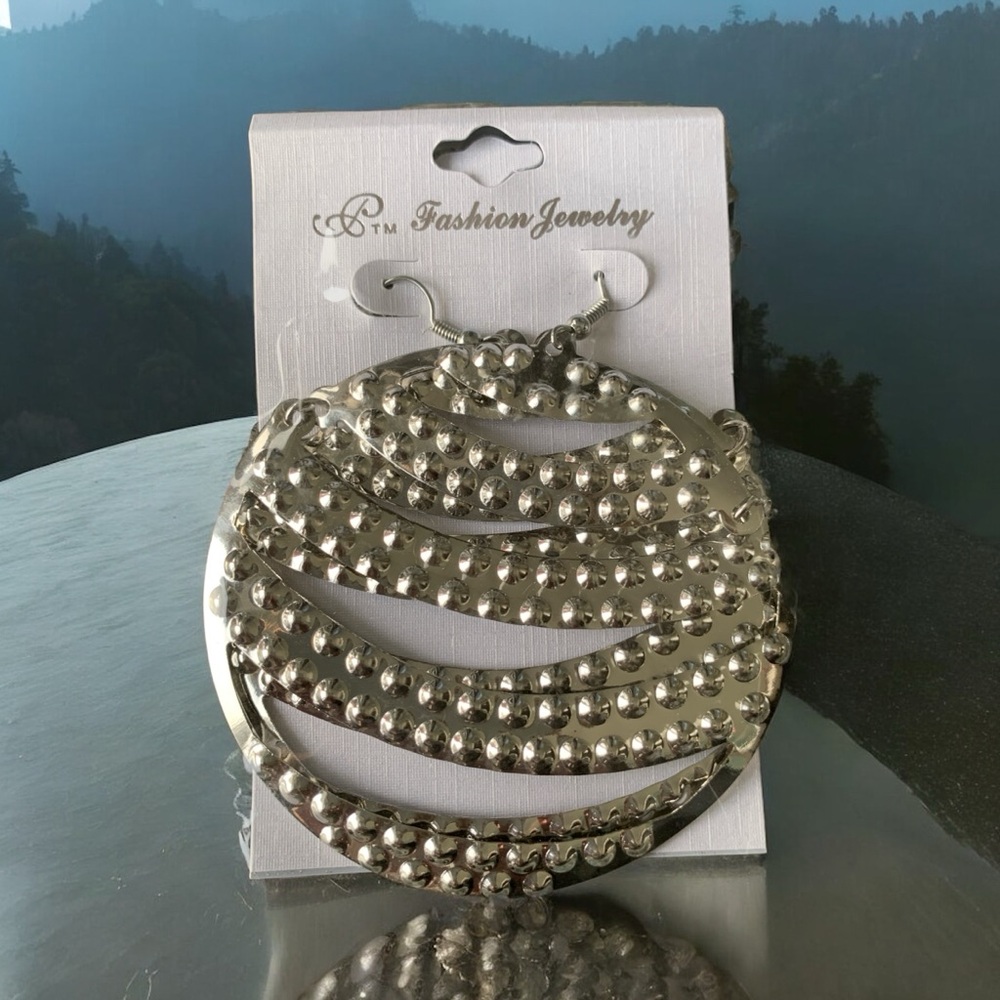 Silver Fashion Jewelry Articulated Earrings with Dot Texture